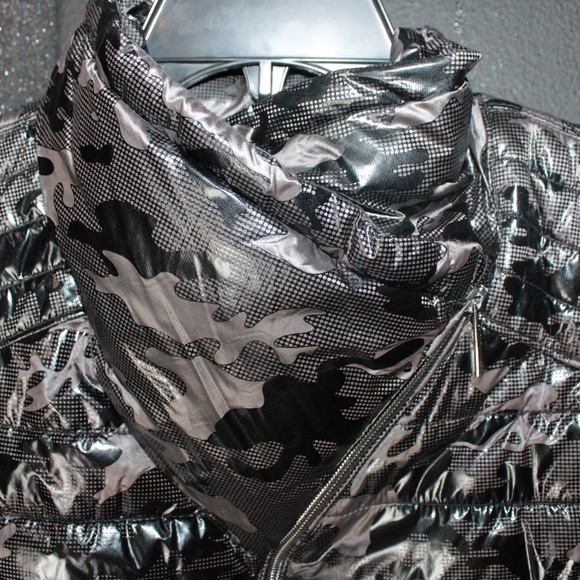 CLAVIN KLEIN VEST - Picture 8 of 9